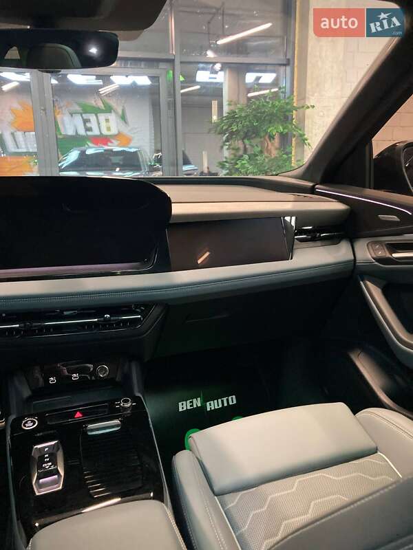 Внедорожник / Кроссовер Audi Q6L e-tron 2025 в Львове