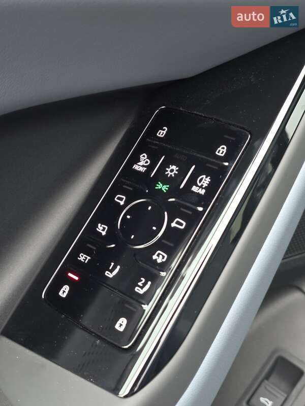 Внедорожник / Кроссовер Audi Q6L e-tron 2025 в Киеве