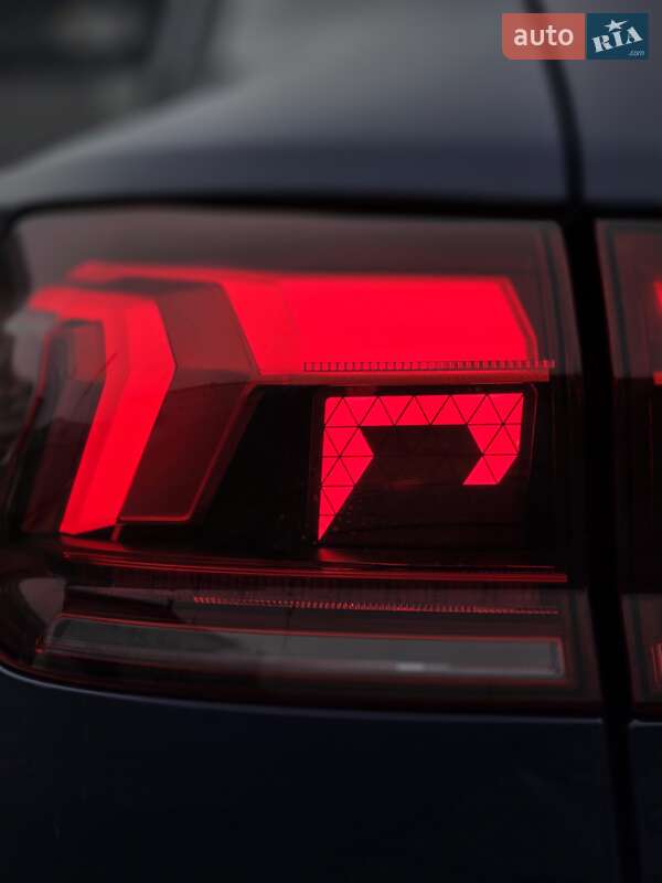 Внедорожник / Кроссовер Audi Q6L e-tron 2025 в Киеве