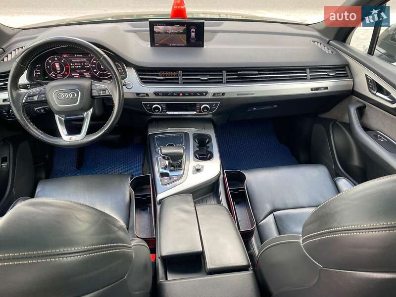 Минивэн Audi Q7 e-tron 2016 в Радехове