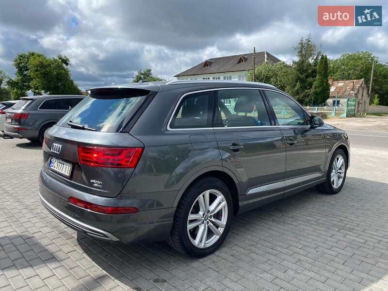Минивэн Audi Q7 e-tron 2016 в Радехове