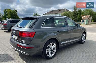 Минивэн Audi Q7 e-tron 2016 в 