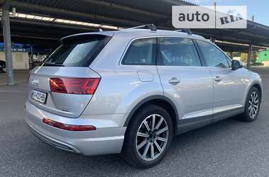 Внедорожник / Кроссовер Audi Q7 e-tron 2016 в 