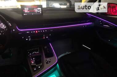 Внедорожник / Кроссовер Audi Q7 e-tron 2016 в 