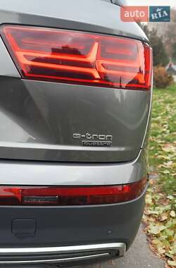 Внедорожник / Кроссовер Audi Q7 e-tron 2016 в Ужгороде