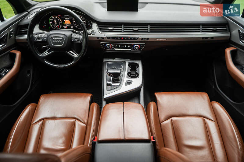 Позашляховик / Кросовер Audi Q7 e-tron 2016 в Одесі
