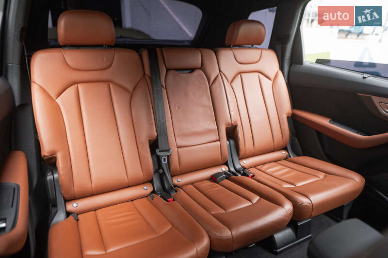 Позашляховик / Кросовер Audi Q7 e-tron 2016 в Одесі