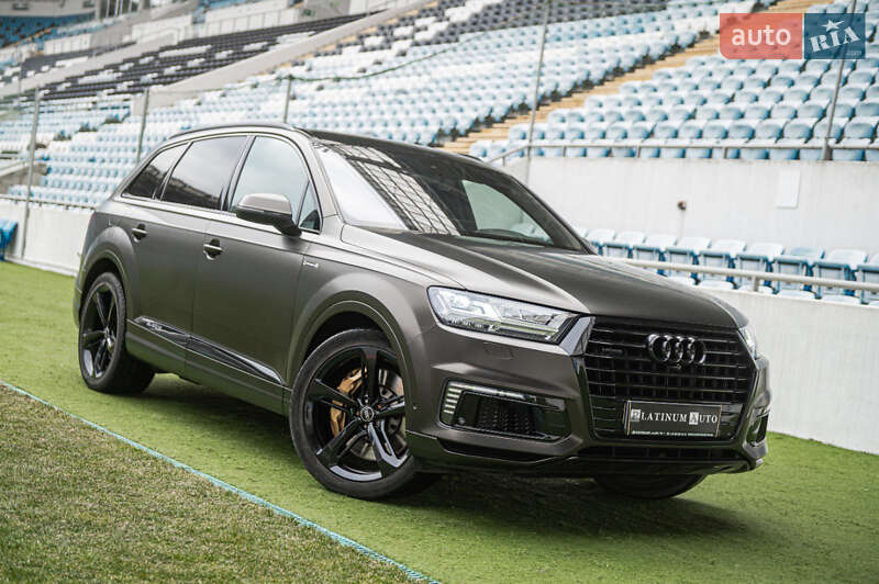 Позашляховик / Кросовер Audi Q7 e-tron 2016 в Одесі