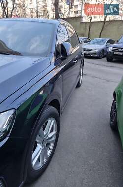 Позашляховик / Кросовер Audi Q7 e-tron 2016 в 