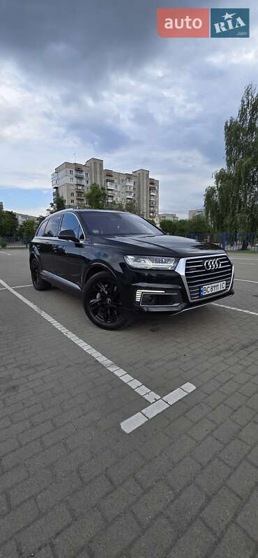 Позашляховик / Кросовер Audi Q7 e-tron 2016 в Шептицькому