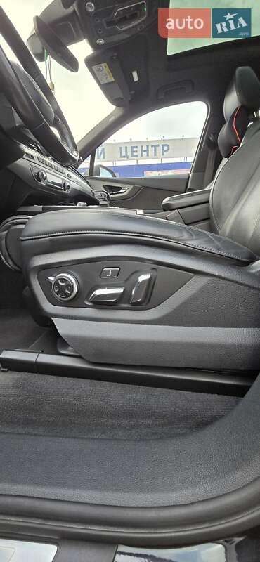 Позашляховик / Кросовер Audi Q7 e-tron 2016 в Шептицькому