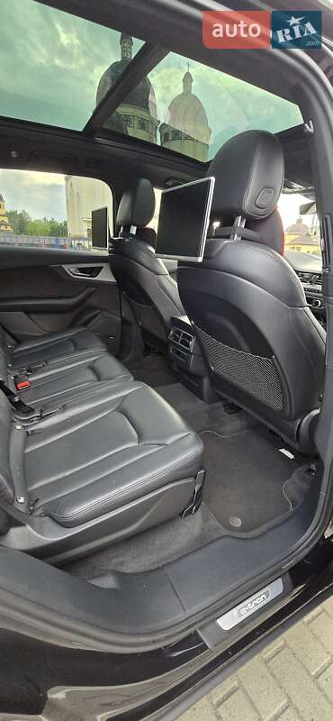 Позашляховик / Кросовер Audi Q7 e-tron 2016 в Шептицькому