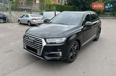 Внедорожник / Кроссовер Audi Q7 e-tron 2016 в 