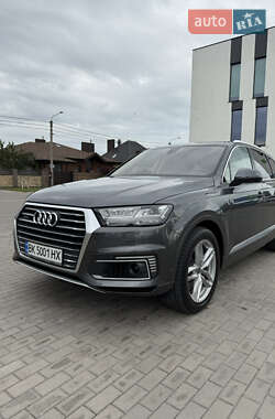 Audi Q7 e-tron 2017