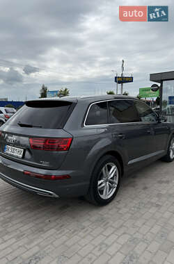 Внедорожник / Кроссовер Audi Q7 e-tron 2017 в 
