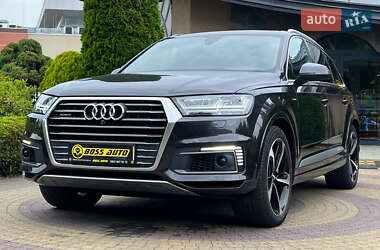Внедорожник / Кроссовер Audi Q7 e-tron 2018 в 