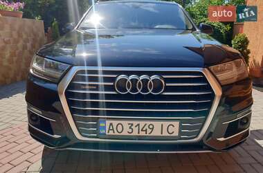 Позашляховик / Кросовер Audi Q7 e-tron 2016 в 