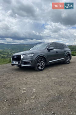 Позашляховик / Кросовер Audi Q7 e-tron 2018 в Львові