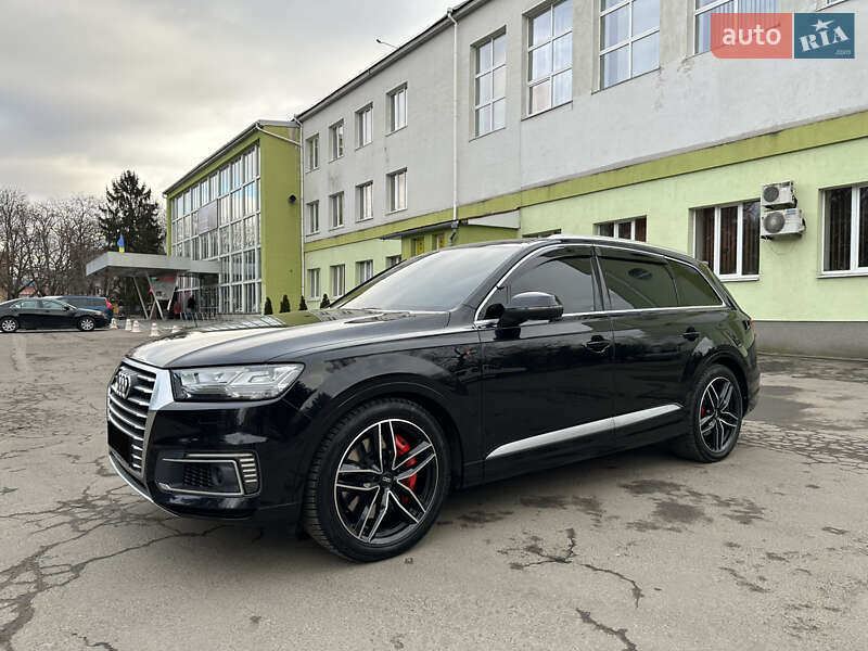 Внедорожник / Кроссовер Audi Q7 e-tron 2016 в 