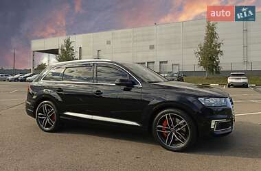 Внедорожник / Кроссовер Audi Q7 e-tron 2016 в 