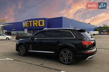 Внедорожник / Кроссовер Audi Q7 e-tron 2016 в 