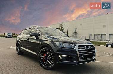Внедорожник / Кроссовер Audi Q7 e-tron 2016 в Ровно