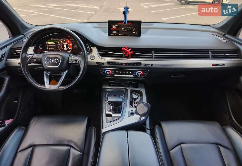 Позашляховик / Кросовер Audi Q7 e-tron 2016 в Рівному