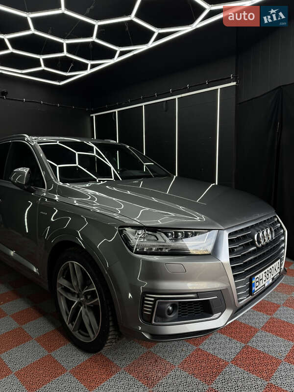 Позашляховик / Кросовер Audi Q7 e-tron 2016 в Одесі фото 3 Позашляховик / Кросовер Audi Q7 e-tron 2016 в Одесі
