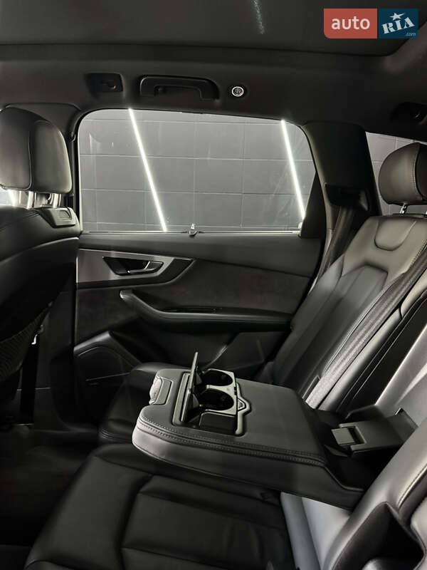 Позашляховик / Кросовер Audi Q7 e-tron 2016 в Одесі фото 11 Позашляховик / Кросовер Audi Q7 e-tron 2016 в Одесі