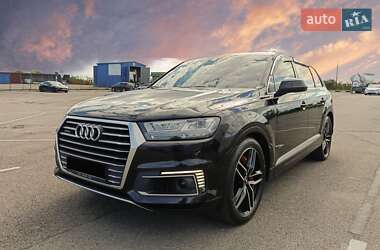 Внедорожник / Кроссовер Audi Q7 e-tron 2016 в Ровно