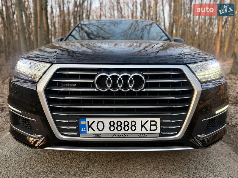 Позашляховик / Кросовер Audi Q7 e-tron 2016 в Ужгороді