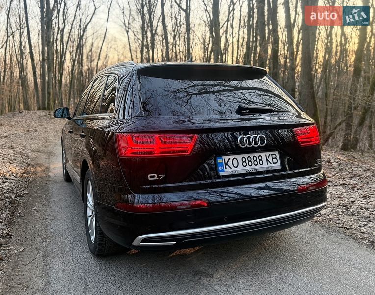 Позашляховик / Кросовер Audi Q7 e-tron 2016 в Ужгороді
