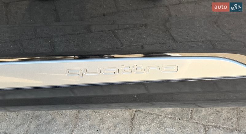 Позашляховик / Кросовер Audi Q7 e-tron 2016 в Ужгороді