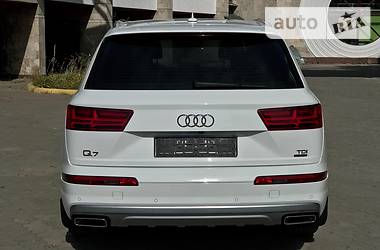 Внедорожник / Кроссовер Audi Q7 2016 в Днепре