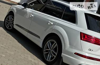 Внедорожник / Кроссовер Audi Q7 2016 в Днепре