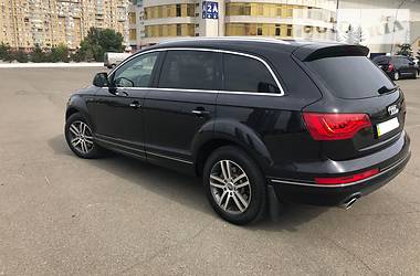 Седан Audi Q7 2010 в Киеве