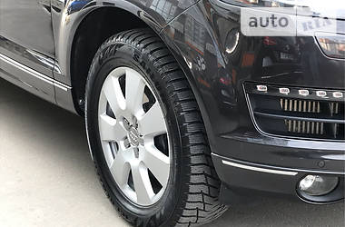 Внедорожник / Кроссовер Audi Q7 2012 в 