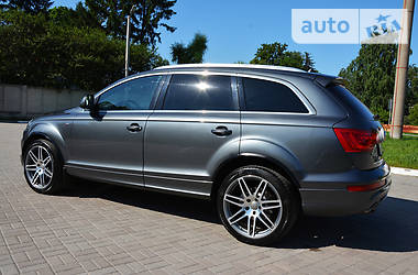 Внедорожник / Кроссовер Audi Q7 2014 в 