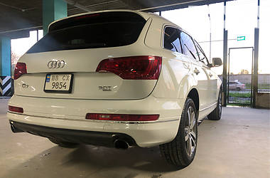 Позашляховик / Кросовер Audi Q7 2014 в 