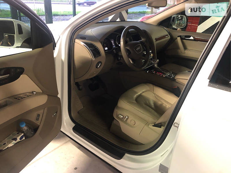 Позашляховик / Кросовер Audi Q7 2014 в Києві
