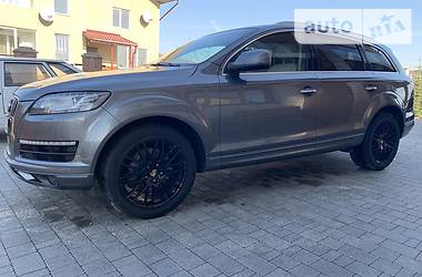 Позашляховик / Кросовер Audi Q7 2010 в 