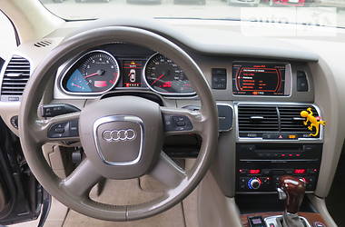 Позашляховик / Кросовер Audi Q7 2006 в 
