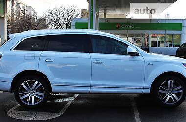 Внедорожник / Кроссовер Audi Q7 2014 в 