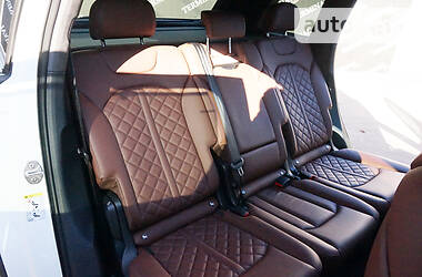 Позашляховик / Кросовер Audi Q7 2017 в 