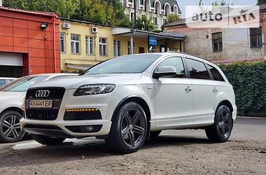 Внедорожник / Кроссовер Audi Q7 2014 в 