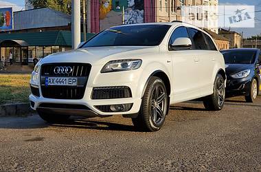 Внедорожник / Кроссовер Audi Q7 2014 в 