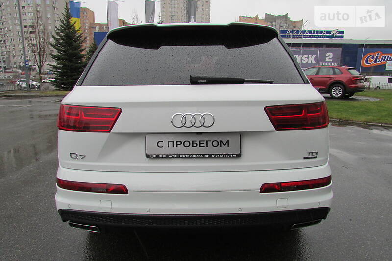 Позашляховик / Кросовер Audi Q7 2016 в Києві