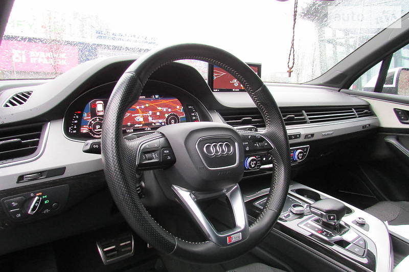 Позашляховик / Кросовер Audi Q7 2016 в Києві