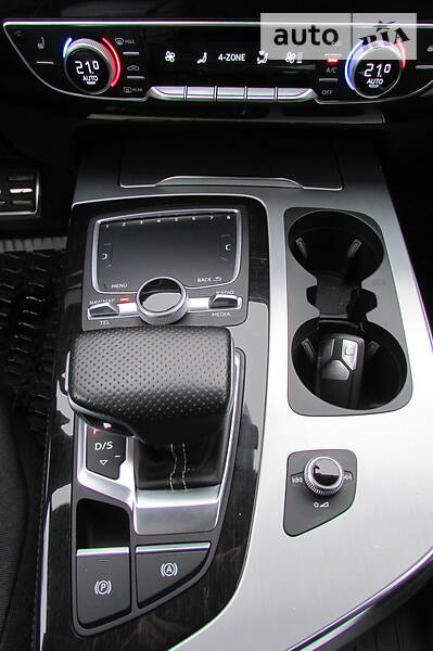 Позашляховик / Кросовер Audi Q7 2016 в Києві