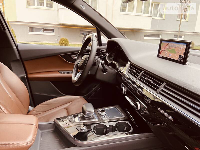 Позашляховик / Кросовер Audi Q7 2017 в Львові